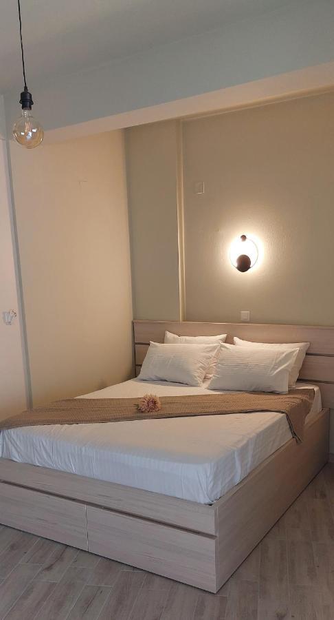 Peter'S Place Apartment Preveza Bagian luar foto